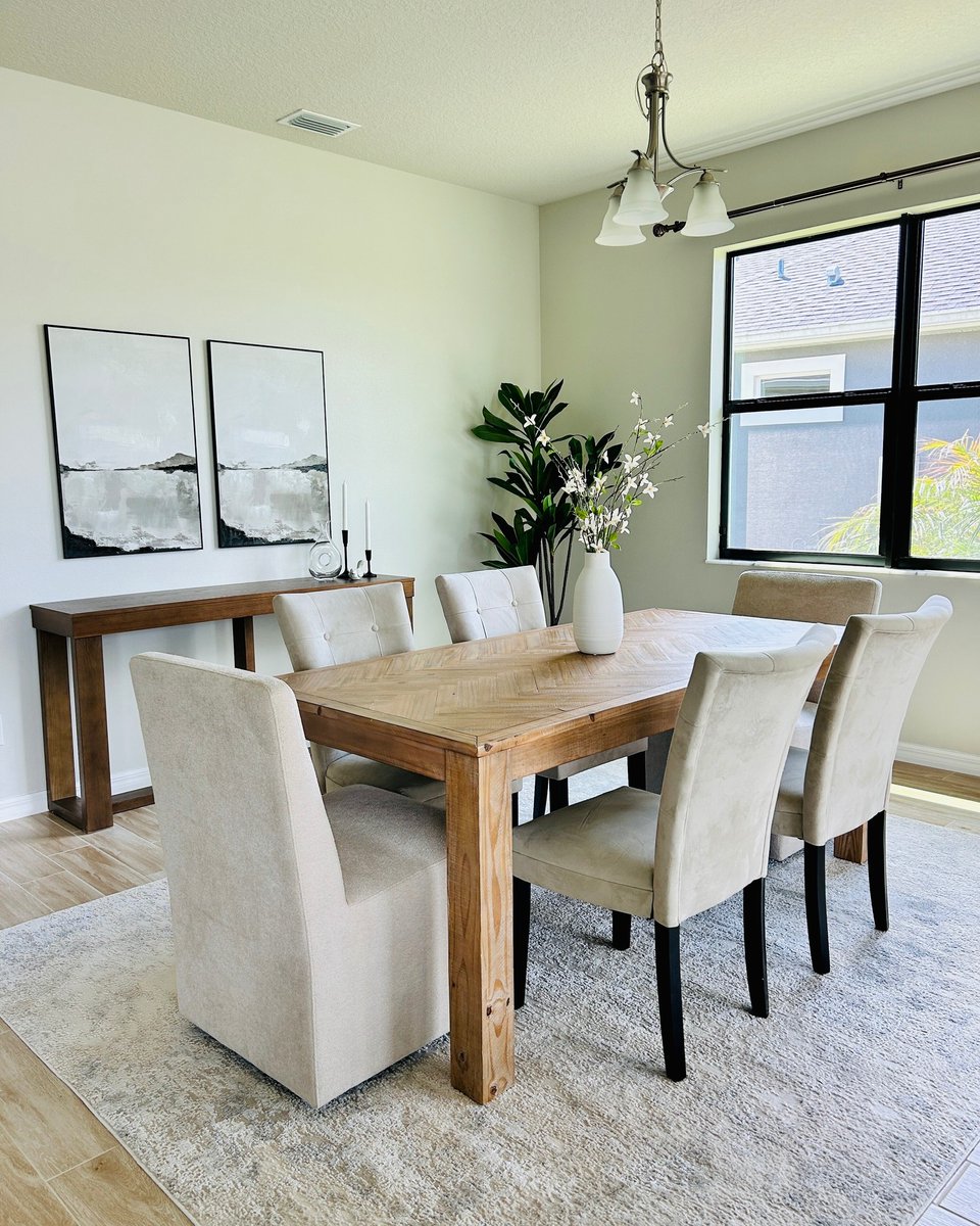ariawilliamsved's tweet photo. Through thoughtful collaboration, Flourish Staging and Sandy Legere successfully put this beautiful home under contract in under two weeks. Strategic staging highlighted its character and helped buyers see its full potential. Now, it’s ready for a https://t.co/ktLRC5sbEh