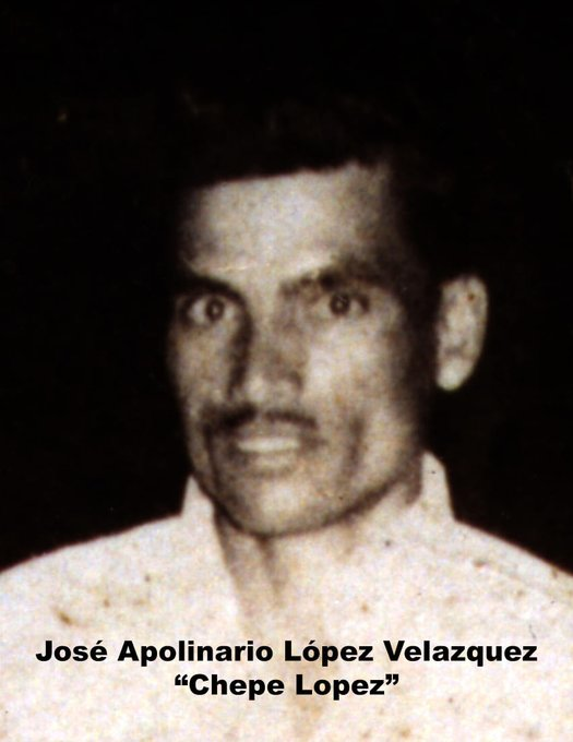 HistoriasAl_SV's tweet photo. 29/09/1979. Son asesinados cuatro dirigentes campesinos. Hecho cometido cerca de un retén militar frente al Cuartel de Caballería, en km 27 de la carretera panamericana que de Santa Ana conduce a San Salvador, cerca de San Juan Opico, depto de La Libertad. Las víctimas fueron:👇 https://t.co/2uYgYcdUB8