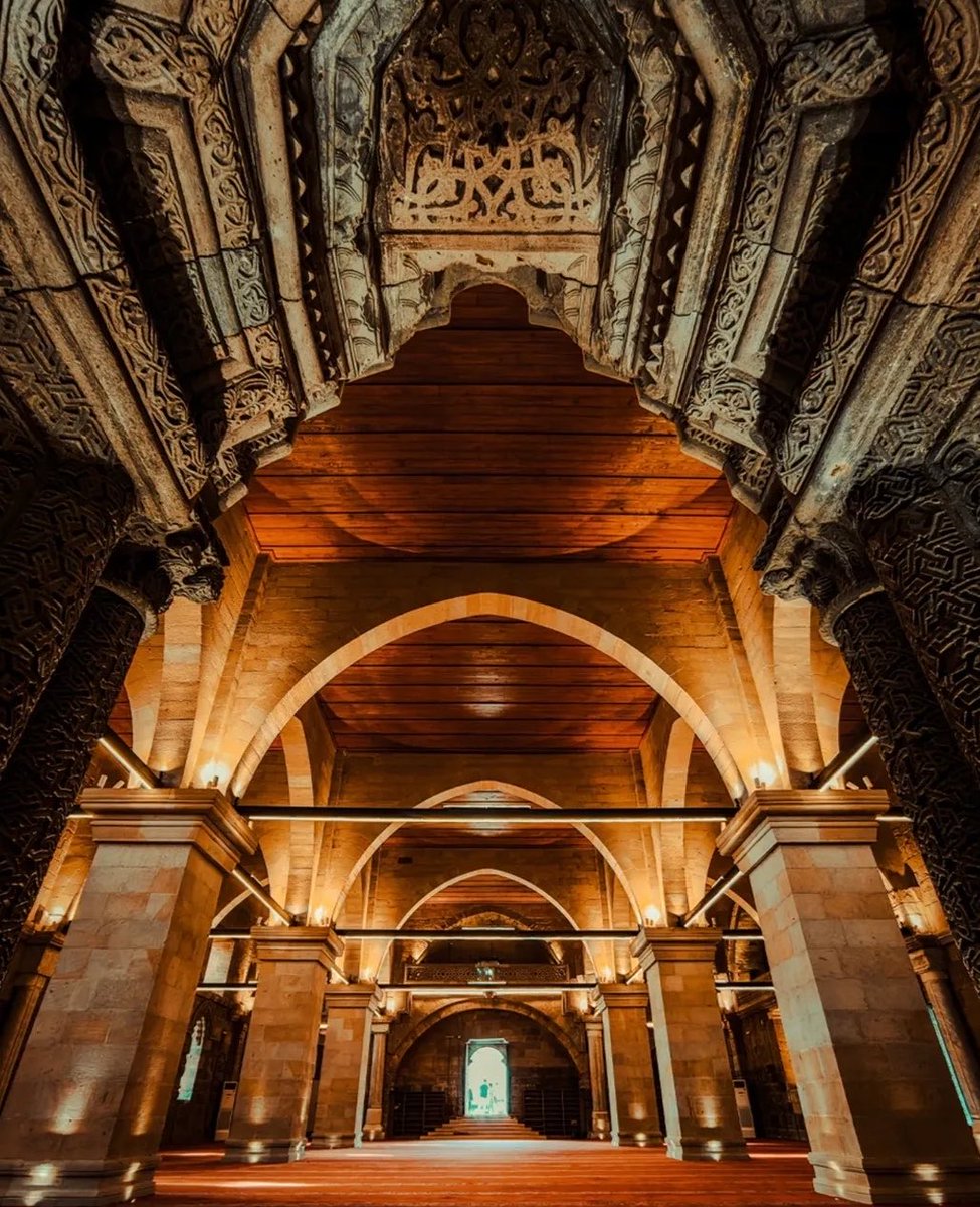 mahfiyyennn's tweet photo. Niğde / Sungur Bey Mosque. https://t.co/IFoyGsCEru
