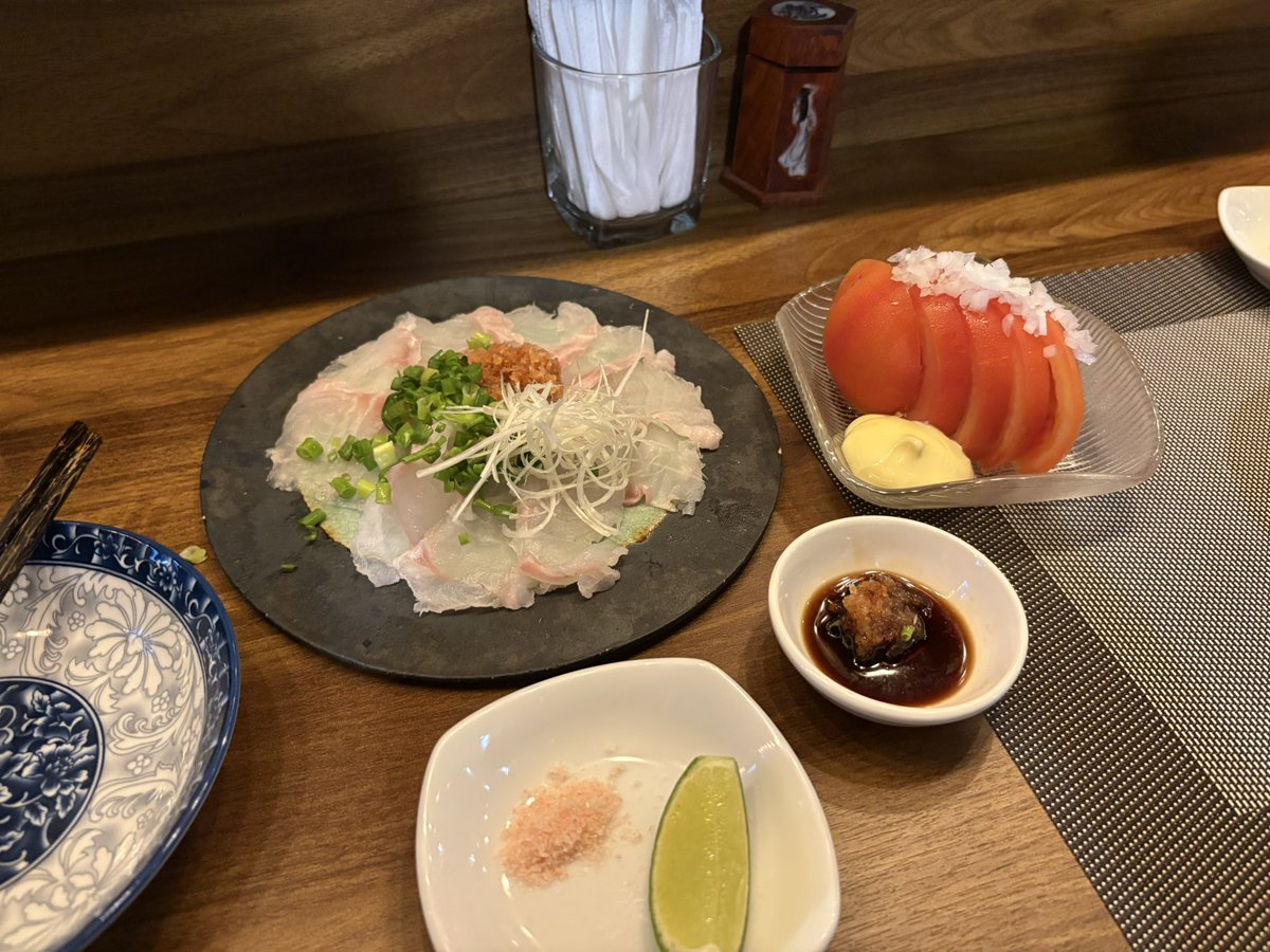 Tojo_h0706's tweet photo. Japanese Bistro Koharuさん

こんなに美味しいクエの刺身が日本では考えられない値段で食べられる。
国が変わると日本では高い物が安くなったり（逆もある）、楽しい。 https://t.co/5xeER24c8p