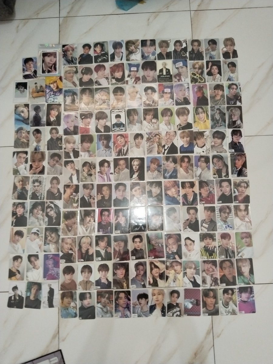 naapiipoopetaa's tweet photo. Bullshit benerrr, dulu bilangnya cuman pengen punya setidaknya 1 lah ya?? Eh sekarang emang ada gila²nya guwehhhh. Dah stoppp waa stopppp jan corat coret pc lagiii😭 https://t.co/QJQL7oX4er