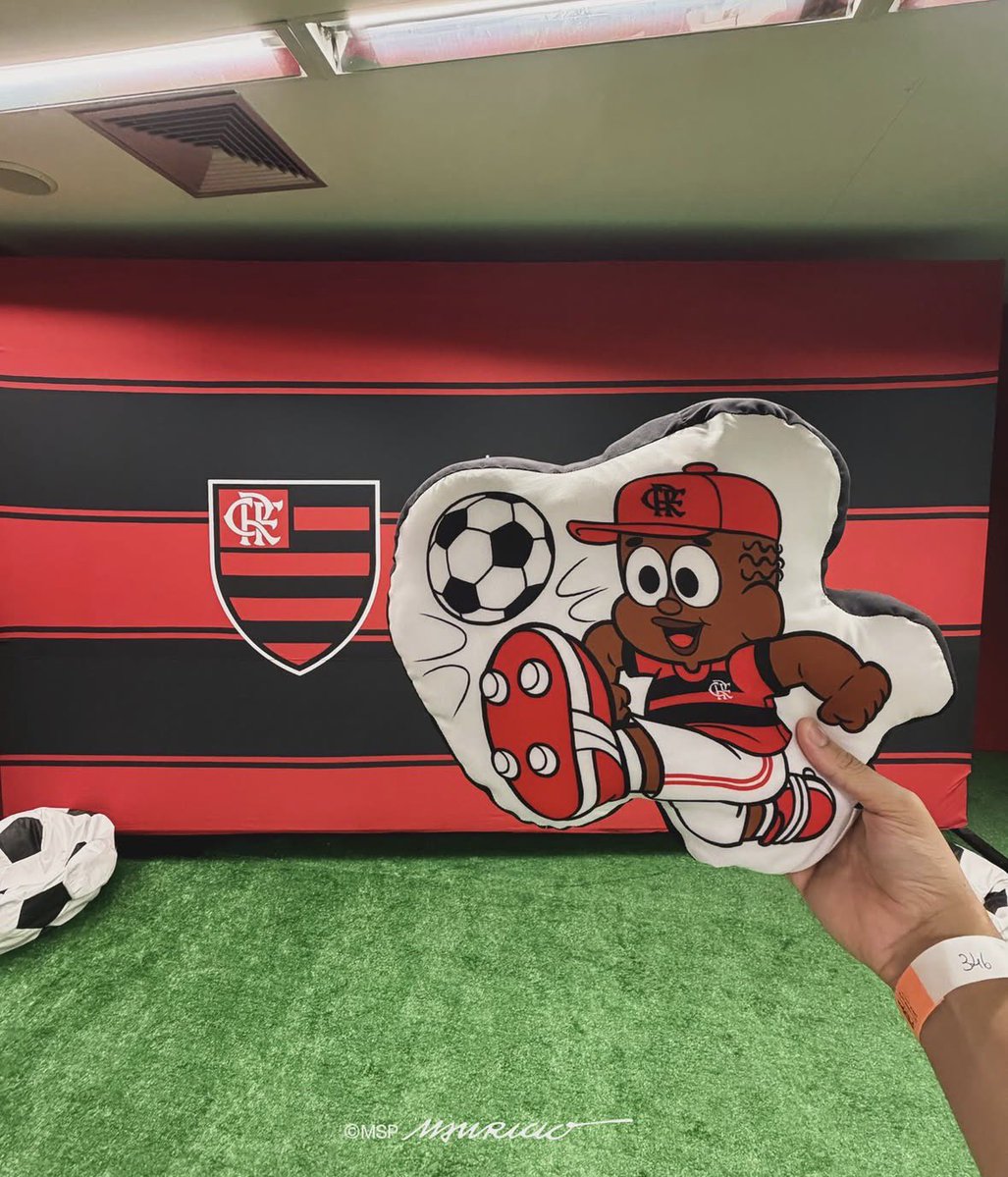 soidolosoficial's tweet photo. O Jeremias chegou ao @flamengo em uma coleção que une duas grandes paixões brasileiras: o futebol e a Turma da Mônica! ❤️🖤

Uma homenagem aos 90 anos de Mauricio de Sousa, com produtos que já estão conquistando a torcida!!

🛒 Produtos disponíveis: https://t.co/UizRZ23Muk https://t.co/jyOHDDj3rX