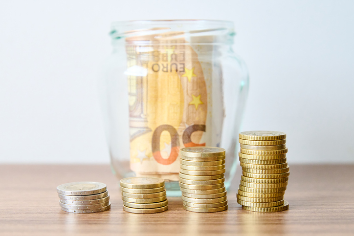 UGT_Comunica's tweet photo. 📈 UGT reclama controlar los precios de la energía y subir los salarios ante una inflación que alcanza el 4,9%

⛽ El sindicato exige regular las tarifas de carburantes y electricidad, gravar los beneficios extraordinarios de las grandes energéticas y convocar de inmediato la mesa de diálogo social para actualizar el SMI

🔗 Léelo aquí: https://t.co/EPErpkjanv