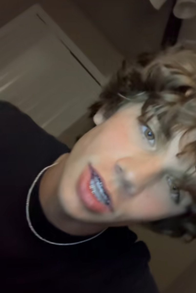 Godwx4sg's tweet photo. Hey fatty! Today I have a date to have sex with a beautiful girl named Wan. She's petite, totally my type. When she arrives, I'm going to fuck her to make up for the 30,000 baht I spent on her, you slut Wan! Kisses!
@FokoRomo https://t.co/31Z94SaJwT