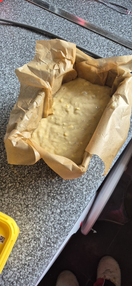 DottyWallace's tweet photo. Tuesday baking because im a basic bitch and bake off it back 😁 #thegreatbritishbakeoff #banana #scones #baking #tuesdaybakes https://t.co/ubaKsMmmks