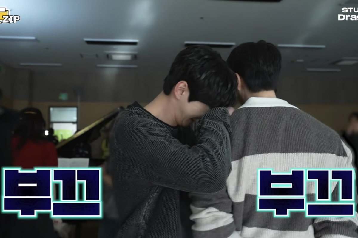 zlgaylz's tweet photo. 185남자만할수있는 
186남자어깨에 기대서웃는 훈녀스킬
이건과시죠. . https://t.co/JJCrOKGYjW