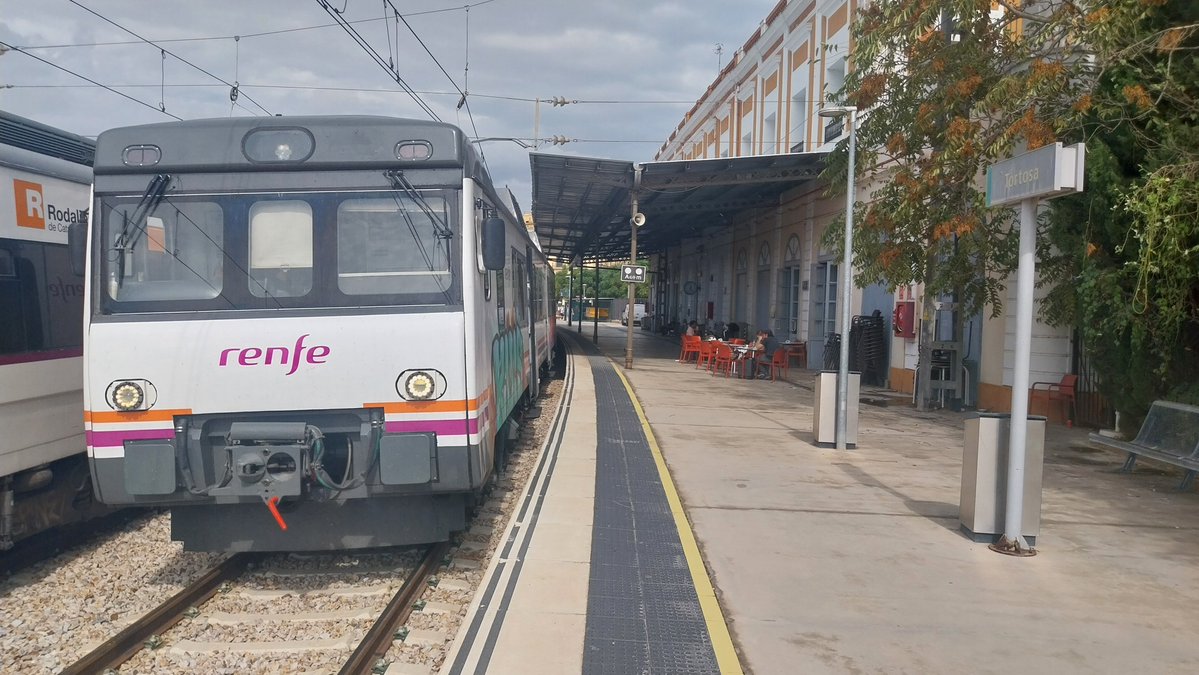 BCNTermino's tweet photo. @250renfe Hacen la linea Valencia-Tortosa-Valencia por el tema de las lluvias en la zona. En principio hoy. Desconozco más información. https://t.co/xOQzCnhDxQ