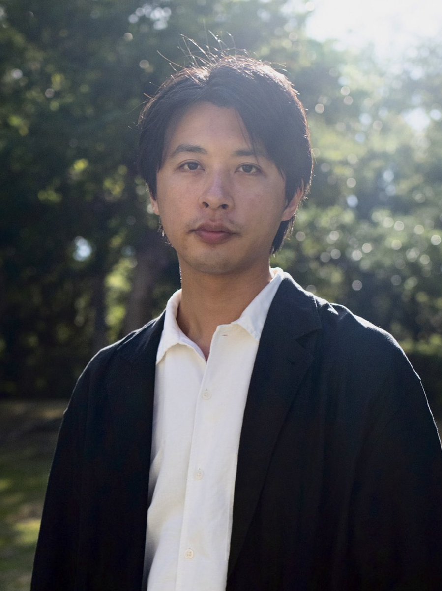 utoutolab's tweet photo. 《キャスト紹介》［1/2］
青木 裕基（あおき ゆうき）

1994年生まれ、山口県出身。

舞台を中心に俳優として活動。身体や空間を生かした舞台表現を軸に、近年は映像作品にも活動の場を広げている。

主な出演作に、短編映画『ヒコットランドマーチ』、映画『明けまして、おめでたい人』 https://t.co/a8BV44FIfY