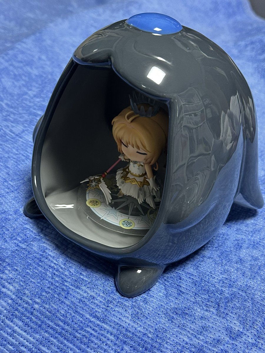 sphienoa's tweet photo. CLAMP FANS SHOP으로부터
검은 모코나 모기향 용기(?)

이런걸 뭐라 불러야 할지 모르겠음
주용도는 안에 모기향을 넣고 피우는 것

자기 그릇이고 광택이 강한편이라
눈표정이 잘 보이지 않는다.
그래서 그런지 생각보다는 덜 예쁜 것 같다.

안의 공간은 넨도 하나 넣어두면 딱인 듯

#CLAMP https://t.co/GNkPFexBL5