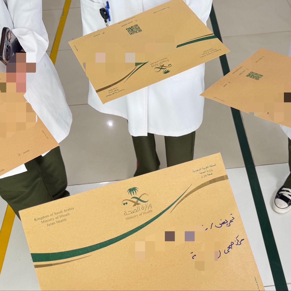 reen8253's tweet photo. الروتيشن الاول انتهى.. 
وأول خطوة حقيقية في طريقٍ طالما تمنّيته
First rotation DONE, many more memories to go. https://t.co/Ikj0KT3vke