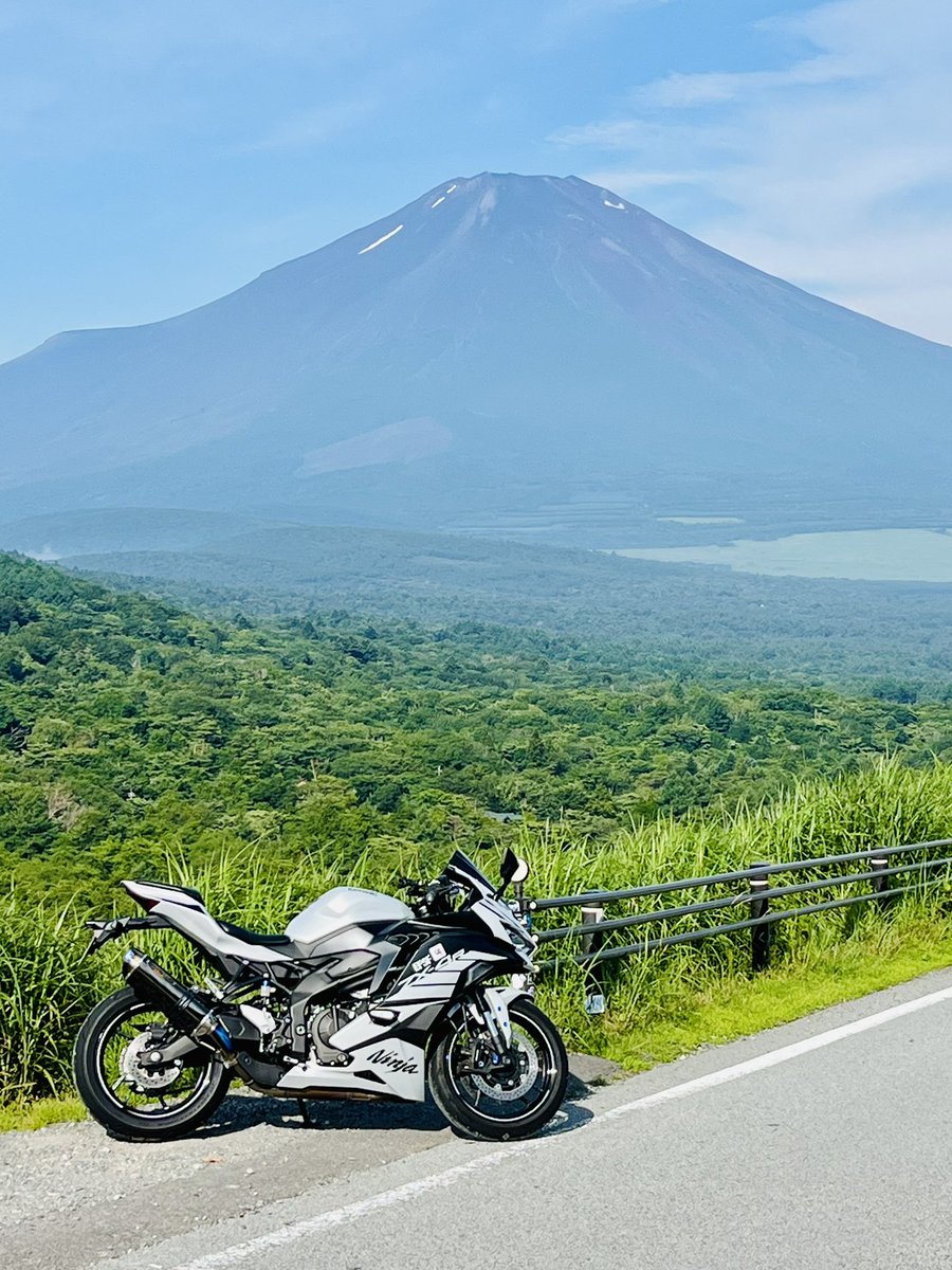 HAWAIIAN_HUSKY's tweet photo. おつかれさまふらー🏍️ぶんぶん💨

そろそろ富士山にもお会いしたいのぉ🗻😵‍💫

気持ち良く走らせてくだせー🙏

#ZX4R
#ninja https://t.co/EuQqh2BnX2
