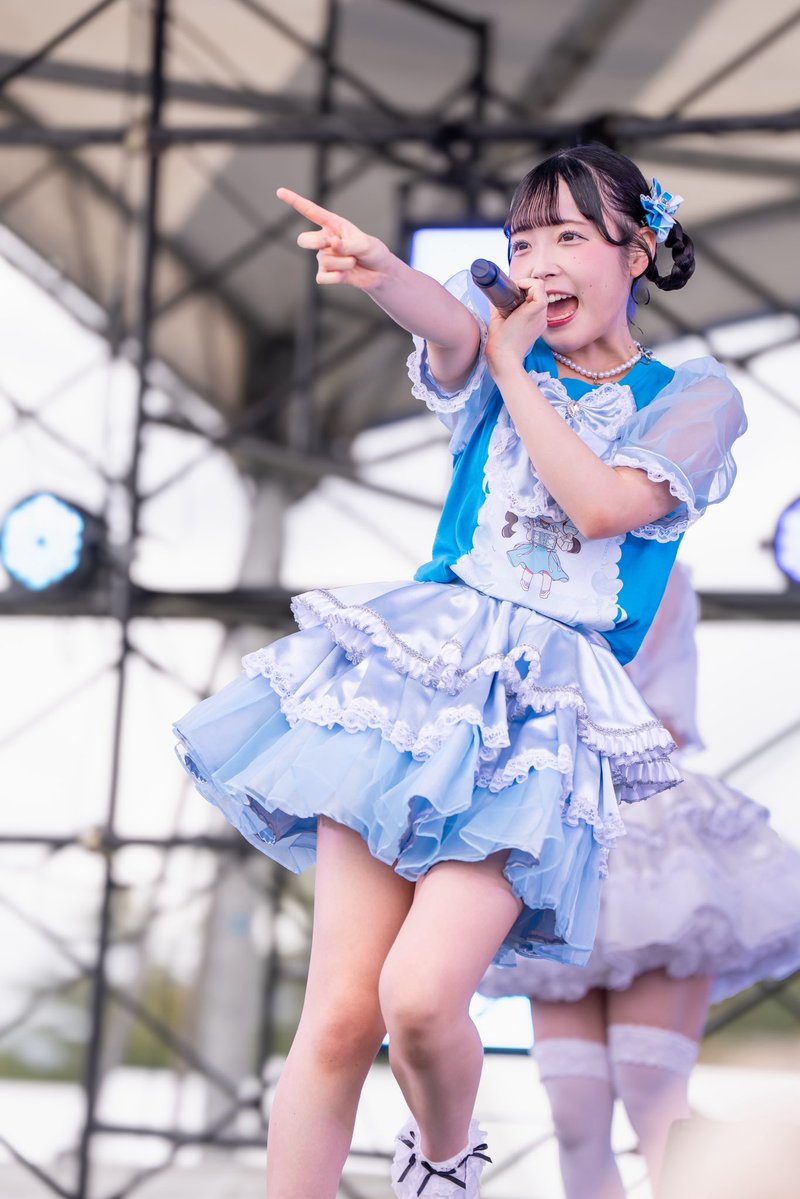 rea_nanase_51's tweet photo. 山中湖に予告通り現れた美少女。
#STAiNY
#水城なゆ https://t.co/tlnhWW9sKO