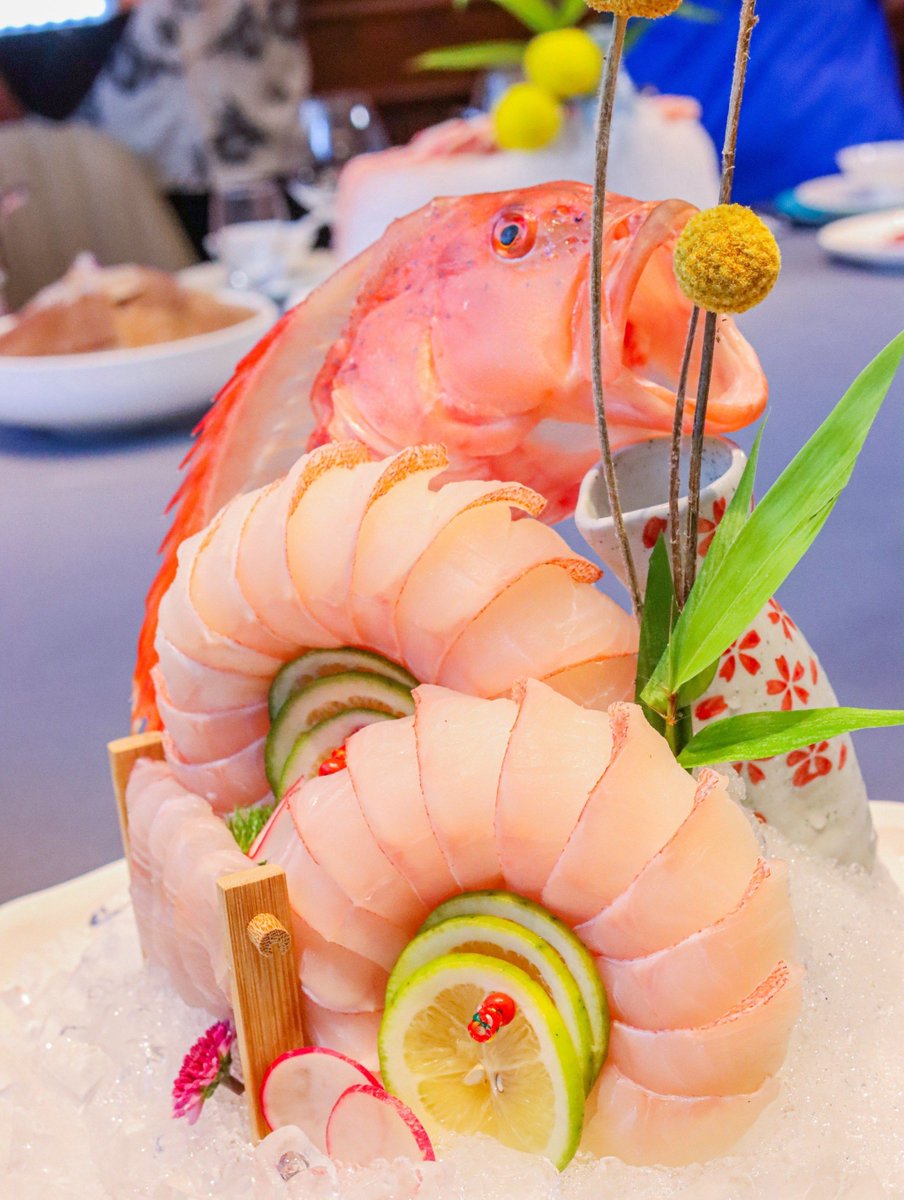 rhond_path__291's tweet photo. [Looking at the fresh fish and vinegar on the cruise ship, every bite is a pleasant surprise!] https://t.co/ISyLqwX8Jh