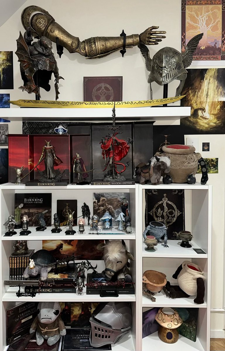 einyvie's tweet photo. my elden ring shelves https://t.co/rfGnqvvkYf