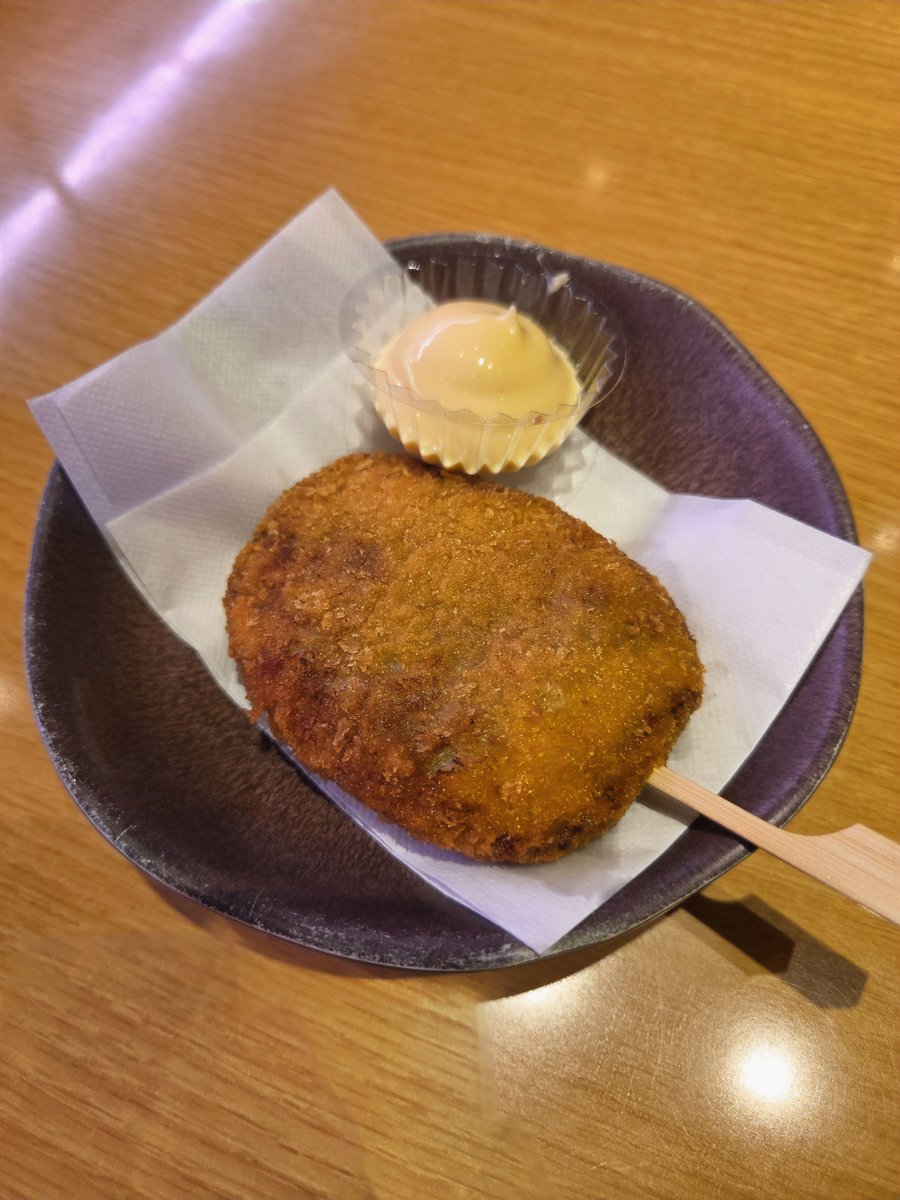 onsenmeijn's tweet photo. きょーの夕飯🌃🍴は高尾が誇る回転寿司屋🍣｢すしえもん｣さん
相変わらず、何食ってもウマい https://t.co/nsEj1DGP21