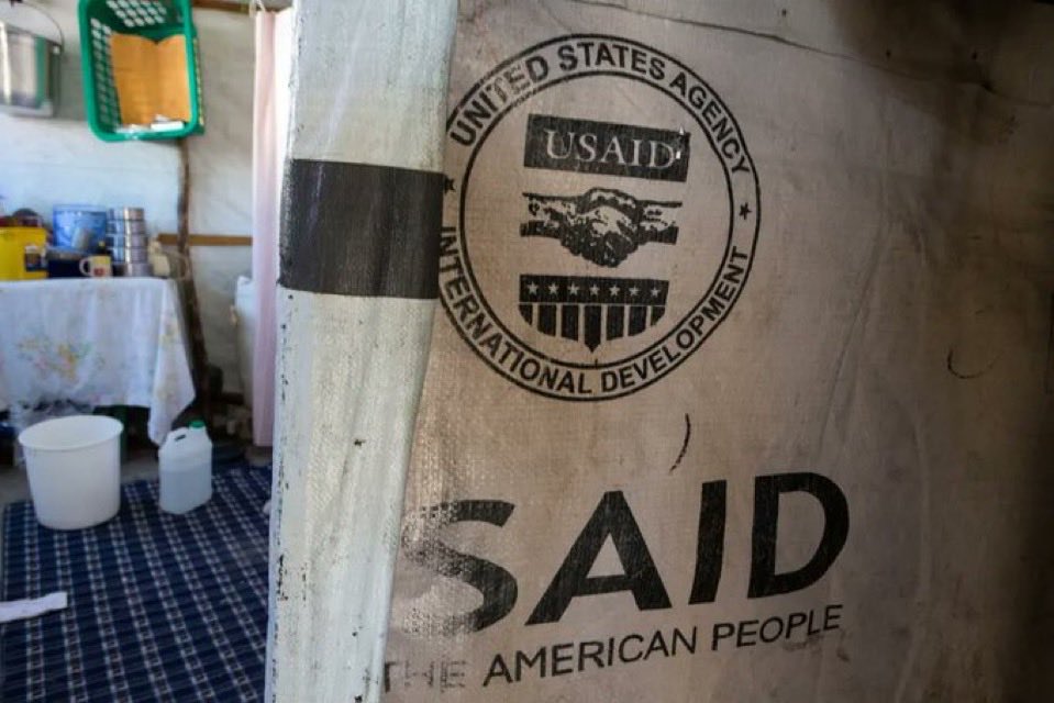 DeepLeaksHQ's tweet photo. USAID’s Haiti scandal is staggering. The U.S. sent $4.4B after the 2010 earthquake—yet less than 2% reached Haitians, while 56% lined the pockets of D.C. firms.

The Red Cross claimed to shelter 130,000 people—but built just SIX homes.

No transparency. No accountability. USAID and NGOs refuse to answer where the money went—while Haitians were left with nothing.
