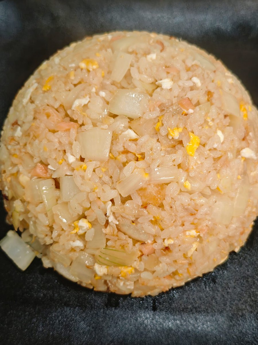 HanpenHunter's tweet photo. 今日のチャーハン https://t.co/G2zofMSdt0