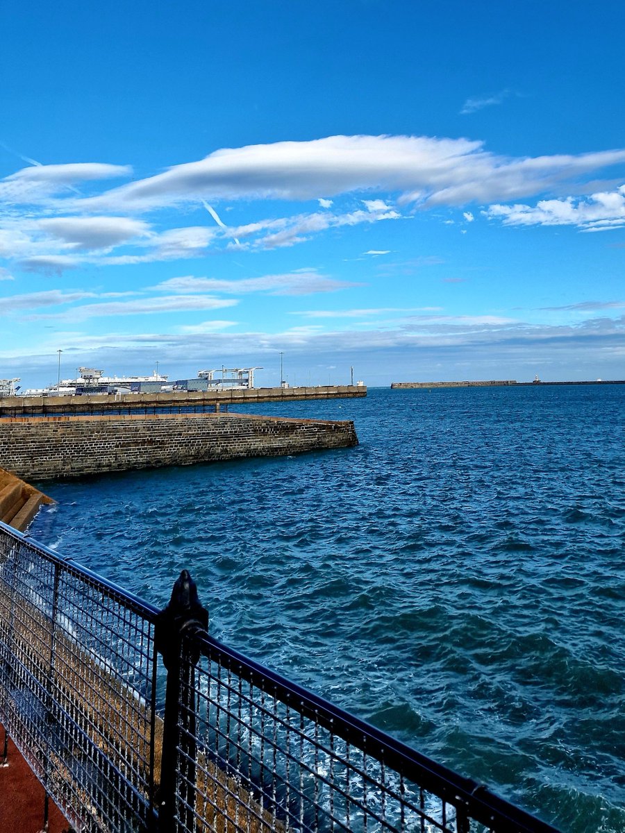 DJairportdisco's tweet photo. #Dover #marineparade #seafront #walking #doverferry #seafrontwalking #travelphoto #missingyou #PacingAboveMe #photooftheday https://t.co/GieXnpmdIR
