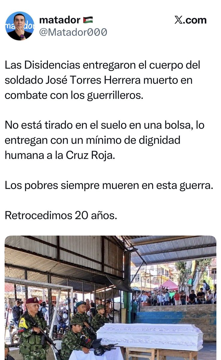 Melquisedec70's tweet photo. Que manda a decir este individuo, que aplaudamos a las FARC por asesinar a nuestro soldado José Torres Herrera, llevarse el cuerpo y tener tener el “gesto humanitario” de entregarlo en un ataúd. Y hacer show con eso https://t.co/t132aPtbcT