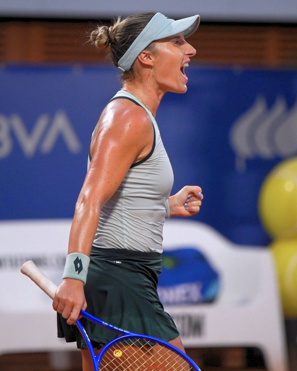 RFETenis's tweet photo. Meri, también adelante 🆙

¡Bassols gana 6-4 6-4 a la china Xou y supera la fase previa de Pekín! La catalana jugará su segundo cuadro final en un #WTA 1000 tras disputar el de Madrid en 2023 🌟🌟

📸 @mbassolsribera https://t.co/1dTpB4LCs0