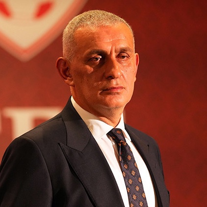 mknews_tr's tweet photo. Ali Naci Küçük: "Geçen yıl Galatasaray'a Amerika'dan telefonla bağlanıp yanıt veren Sayın İbrahim Hacıosmanoğlu 7-8 saattir nerede? Neden bir açıklaması yok?" https://t.co/9ghtWq2Tjl