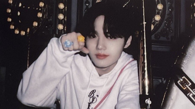 m1ncku's tweet photo. 포토이즘 막차••♡
#트레저 #TREASURE #트레저x포토이즘 https://t.co/pWpe8hvkas