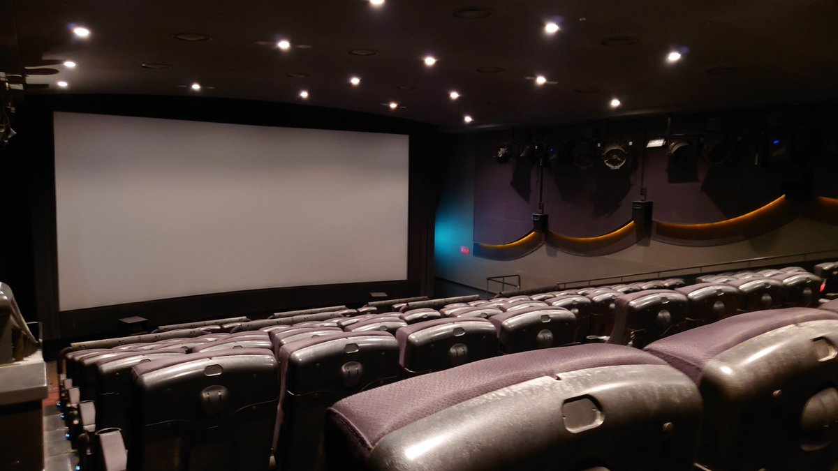 4Dyjsp's tweet photo. 超かぐや���！
UCアクアシティお台場 4DX

ユニット右端の比較…！したかったところですが、今回は自身のユニットに誰も居なかった故の今上映1番の爆揺れを味わい比較どころではなかったのが正直なところ。

今回で正確に雪とシャボン玉の回数を把握できたのは良い収穫でした！！ https://t.co/zQEdWfVuw3
