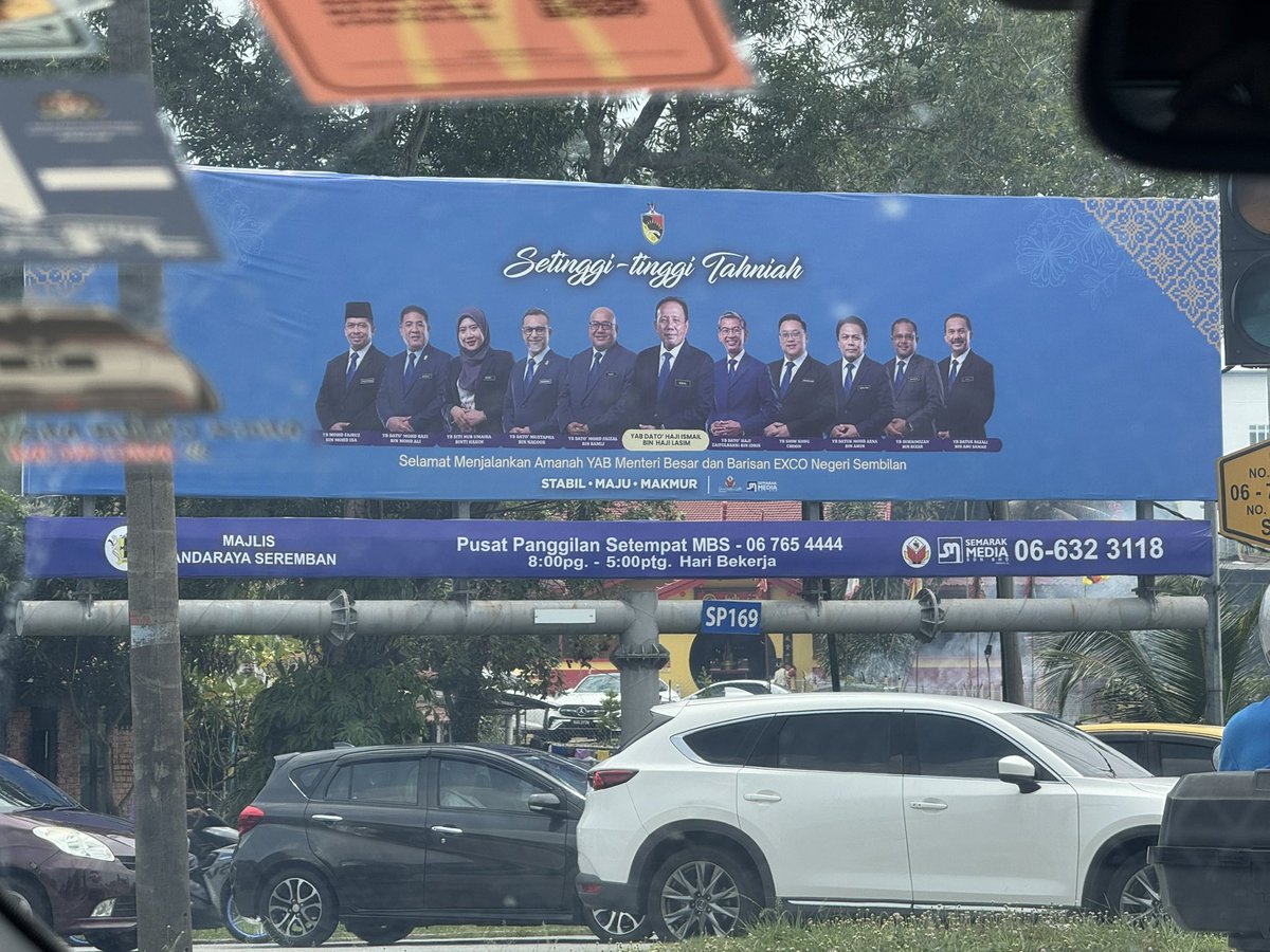 minahnogori's tweet photo. Banner exco lagi lama dari jawatan exco😂 https://t.co/tWtOY73ELg
