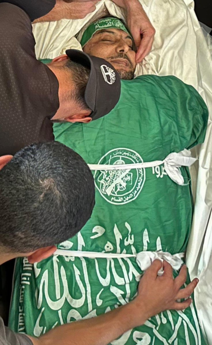 ARabumuaaz's tweet photo. فعهداً لن يضيع الدم ولن يفتر العزم..
والله غالبٌ على أمره ولكن أكثر الناس لا يعلمون..

من بيان كتائب القسام في نعي الشهيد القائد المجاهد الكبير عز الدين البيك..قائد لواء الشمال. https://t.co/M1WSIHHz0T