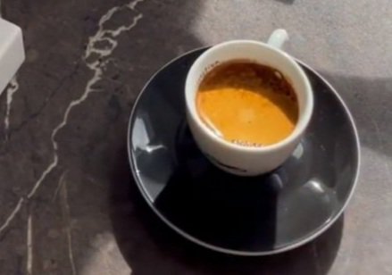 Roberm24's tweet photo. Hola. Muy buenos días!!!
#GoodMorning
#LindoMartes
#caffeé https://t.co/xXzPzqmMsu