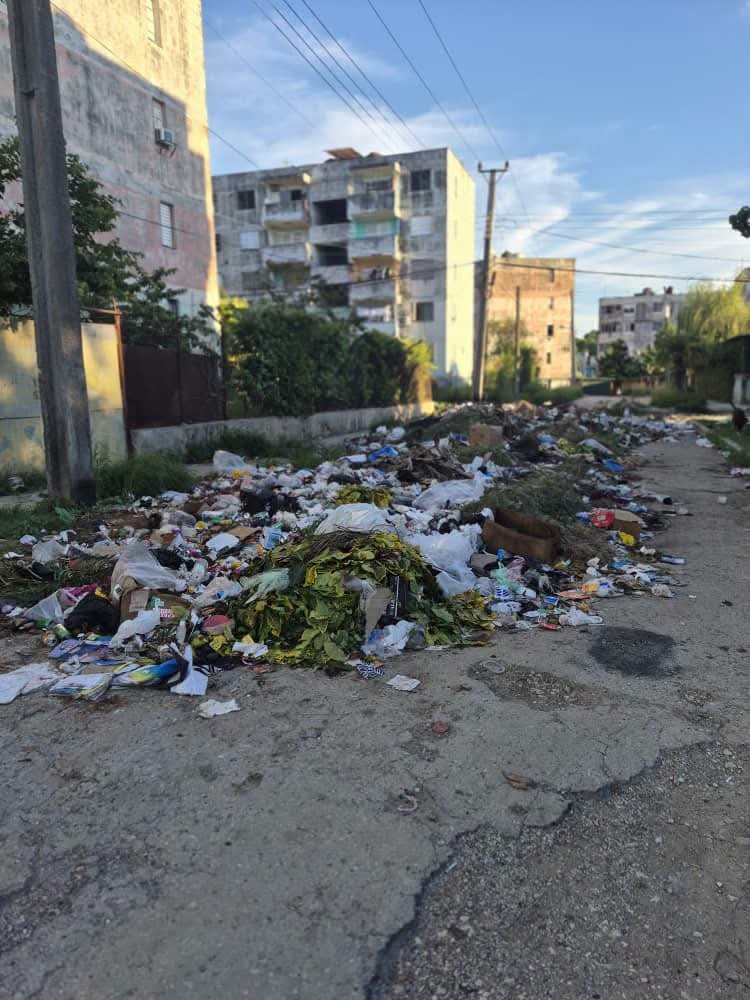 arielviano's tweet photo. Cuba     ////    El Congourbano https://t.co/J7bPjmt5MX