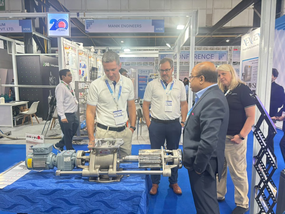 RotolokGroup's tweet photo. What a first day at @anufafoodtec!

It’s been a great day of conversations, with plenty of interest in the challenges facing the #Spice &amp; #BulkMaterialHandling industry &amp; how our solutions can help keep processes moving.

Come &amp; find us! 📍 Hall 3 | Booth H105

#RotaryValves https://t.co/ZF9T4YreFf