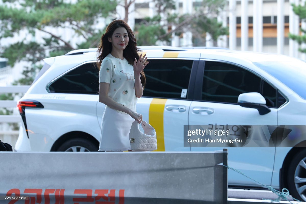 ojgoi51545974's tweet photo. Wonyoung in Dior in the Getty unedited photos clears so many people’s heavily edited pics

WONYOUNG IN DIOR
#WonyoungDiorSummer27
#JANGWONYOUNG
#WONYOUNG
#DiorSummer27 @Dior https://t.co/t7HNONHSm9