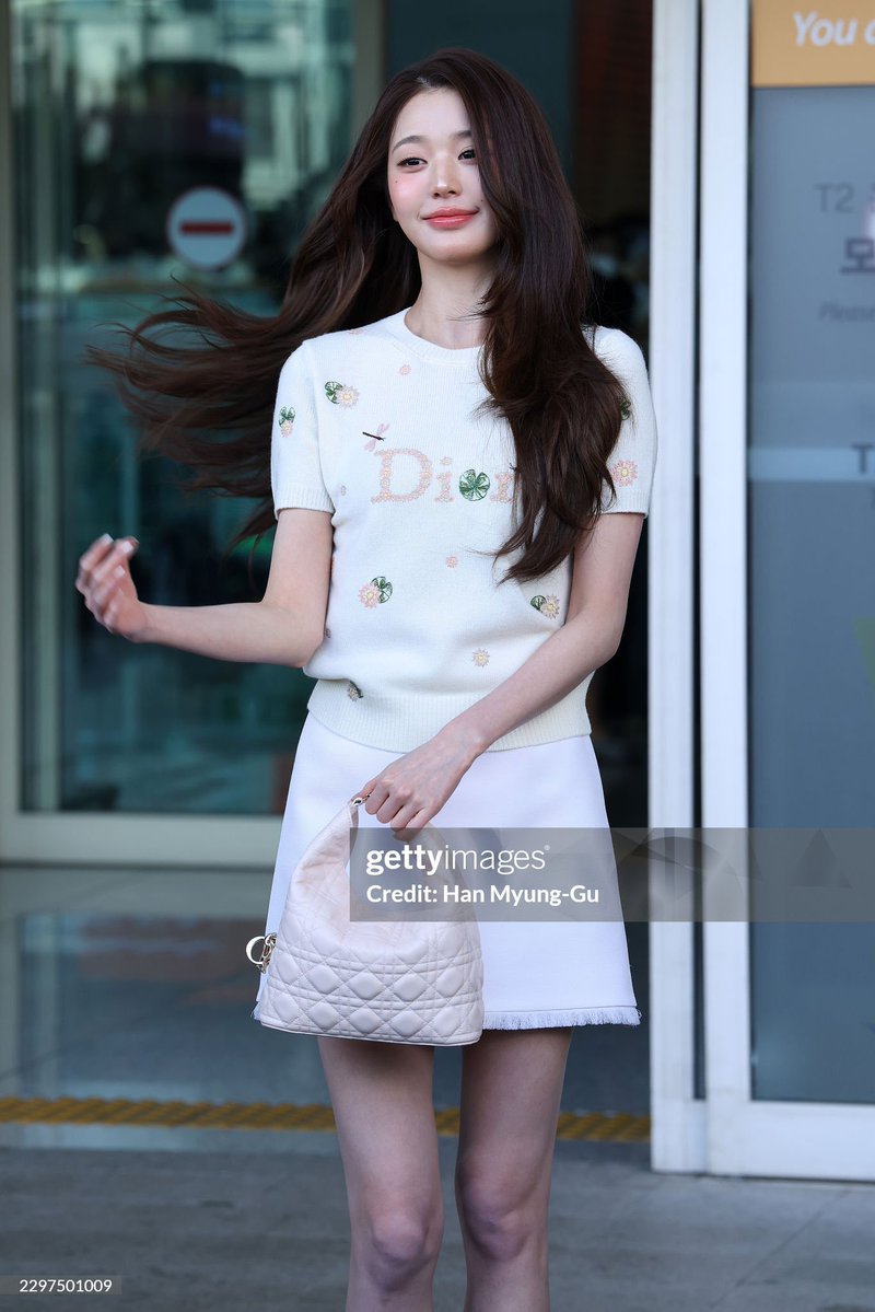 ojgoi51545974's tweet photo. Wonyoung in Dior in the Getty unedited photos clears so many people’s heavily edited pics

WONYOUNG IN DIOR
#WonyoungDiorSummer27
#JANGWONYOUNG
#WONYOUNG
#DiorSummer27 @Dior https://t.co/t7HNONHSm9