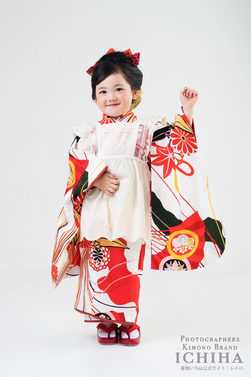retro_kimono's tweet photo. 「着付け、私でもできますか？」とママからよく聞かれます。
完璧な着付けより、子どもが笑っていられることの方がずっと大事。
苦しくない。崩れにくい。ママでも直せる。

七五三、自分で着せたい？プロにお願いしたい？ https://t.co/qzBqWgO5rl