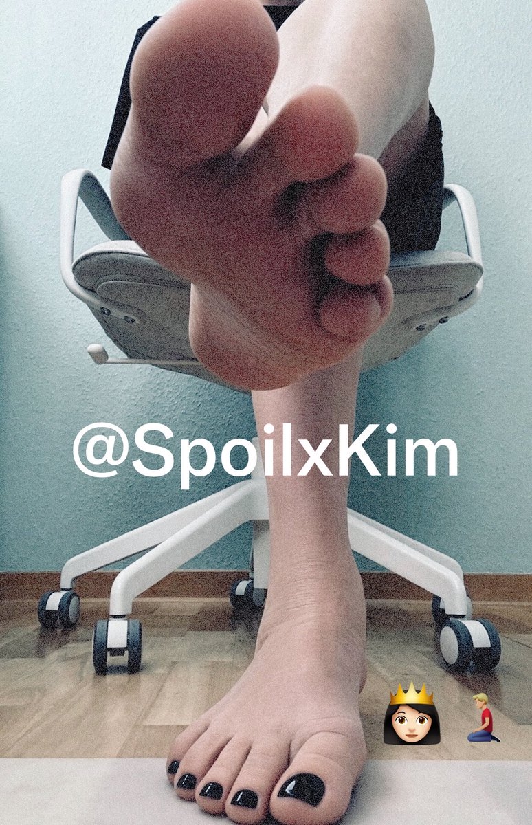 SpoilxKim's tweet photo. Leck Dein Display ab ‼️
Und versuche wenigstens nicht sofort zu 💦
Zuerst wirst Du Dich aber erkenntlich zeigen und ein Geschenk senden! DM
#findom #herrin #sklave #paypig #misstress https://t.co/iaOZM6hCMV