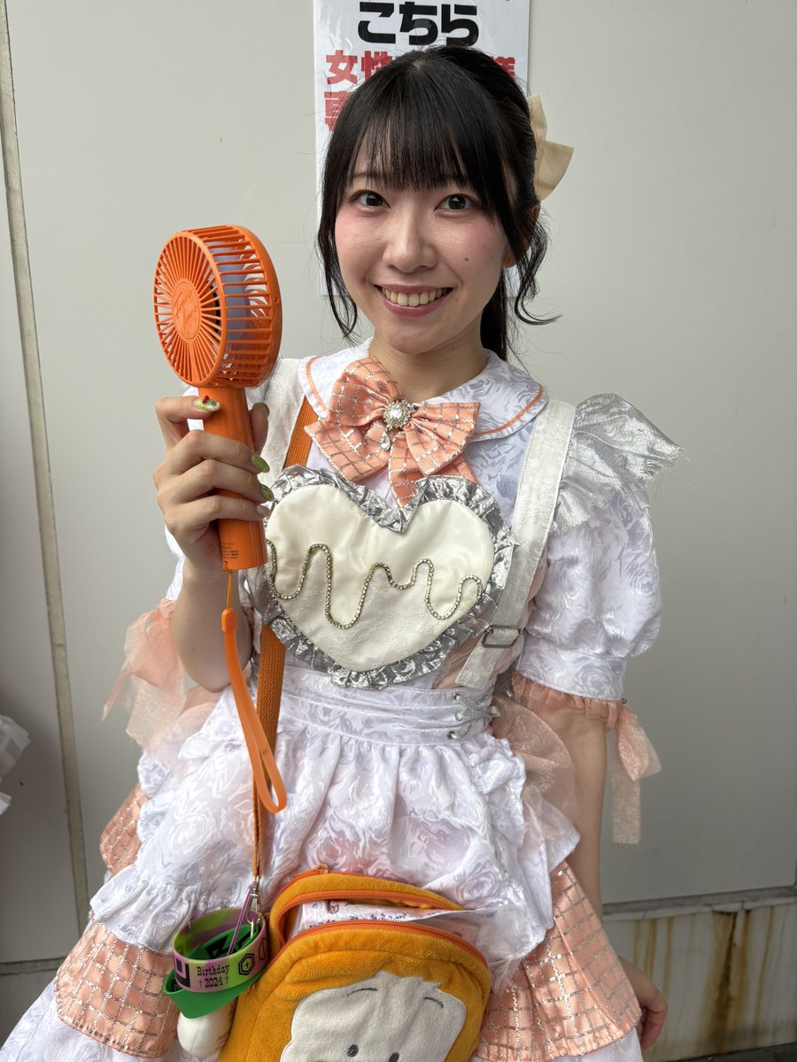 PAN53635249's tweet photo. 昨日ひさびさにご帰宅して、推し🧡とお喋りして改めて思ったこと

やっぱり推し🧡はまぢで可愛い
ご帰宅したすべての客に相変わらずのきめ細かい神対応のしごできメイド
ほんと自慢の推しだよ、、

#ないんちゃん
#みゆうちゃん
#チョコ長
#日本一かわいいリーダー
#しあわせオレンジ🍊 https://t.co/nMZaB1g79I
