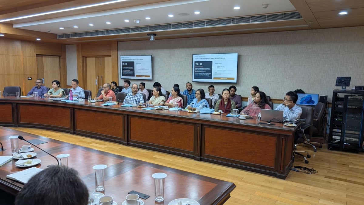 JJM_Assam's tweet photo. #JJMUpdate | The 22nd Apex Body Meeting of the State Water &amp; Sanitation Mission (#SWSM), Assam was held today at the Office of the Chief Secretary, Govt of Assam.

#JJMAssam #HarGharJal 

@CMOfficeAssam 
@KPaulAssam 
@CSAssam_ 
@jaljeevan_ 
@DoWRRDGR_MoJS 
@diprassam 
> https://t.co/uiWE3TpNuR
