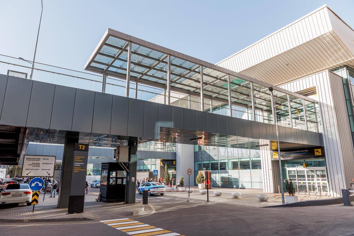 edb__official's tweet photo. The EDB acts as a senior co-lender in the @BankofAmerica-arranged $670 million club financing for the further development of @AlmatyAirport, contributing $100 million.
The financing brings together @MerrillLynch, @SocieteGenerale, The Turkic Investment Fund and Kazakhstan banks. https://t.co/fPb1QC69ls