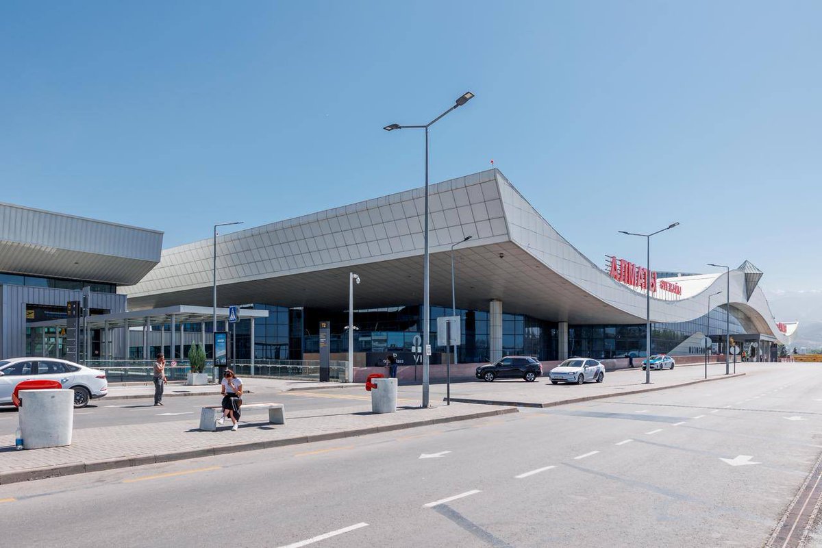 edb__official's tweet photo. The EDB acts as a senior co-lender in the @BankofAmerica-arranged $670 million club financing for the further development of @AlmatyAirport, contributing $100 million.
The financing brings together @MerrillLynch, @SocieteGenerale, The Turkic Investment Fund and Kazakhstan banks. https://t.co/fPb1QC69ls