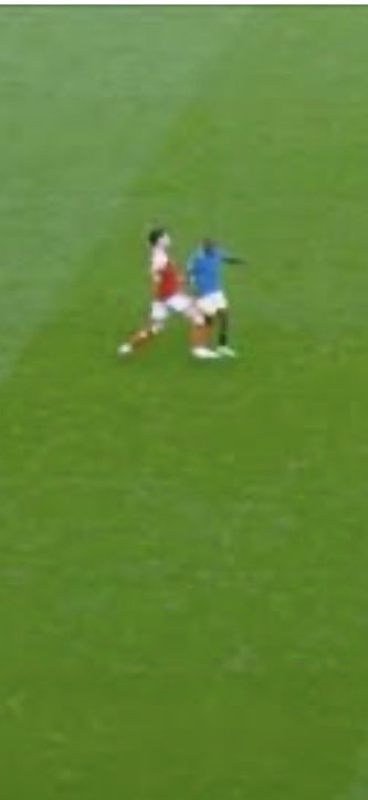 taketheukbac's tweet photo. @barnesy4 @Wesgunner96 Same as dec paint them both with the same brush or does the shoe not fit https://t.co/RHMfgwwhNo