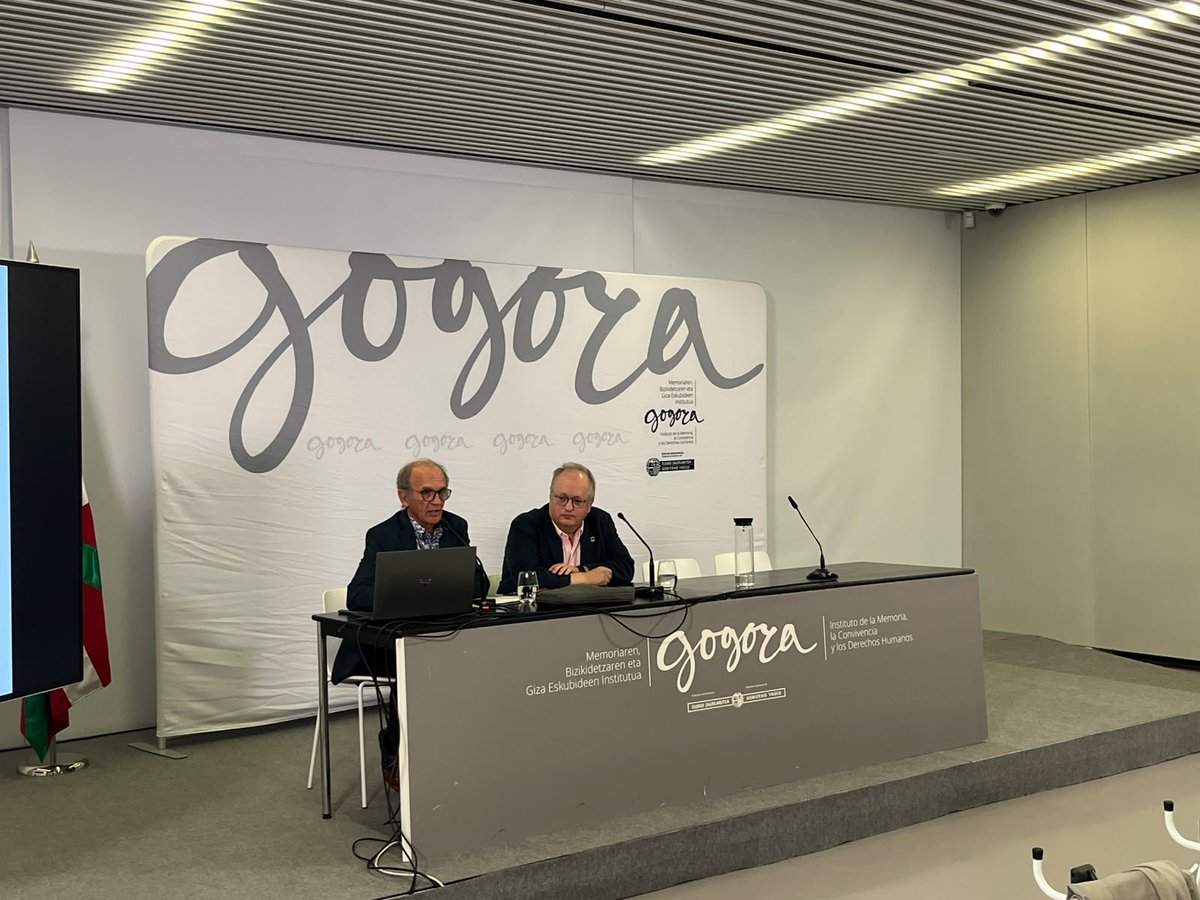 itunaconcierto's tweet photo. 🗣️💡 La semana pasada tuvimos el placer de acoger, junto al Instituto Gogora, el VIII Congreso Galeusca Historia.
Eskerrik asko VIII. Galeusca Historia Kongresuan parte hartu eta gurekin izan zineten guztioi!
#GaleuscaHistoria #EHU #Ituna #Gogora https://t.co/1cDWX3nDo5