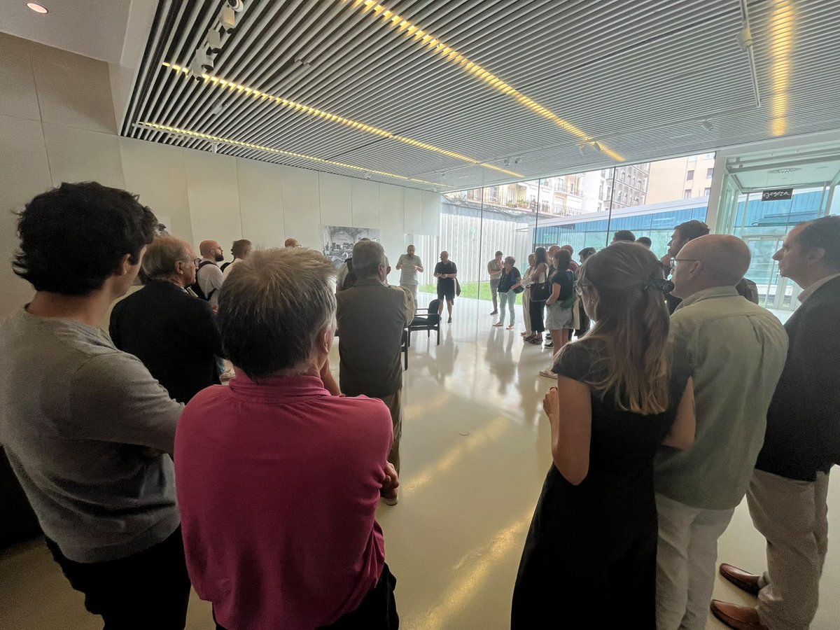itunaconcierto's tweet photo. 🗣️💡 La semana pasada tuvimos el placer de acoger, junto al Instituto Gogora, el VIII Congreso Galeusca Historia.
Eskerrik asko VIII. Galeusca Historia Kongresuan parte hartu eta gurekin izan zineten guztioi!
#GaleuscaHistoria #EHU #Ituna #Gogora https://t.co/1cDWX3nDo5