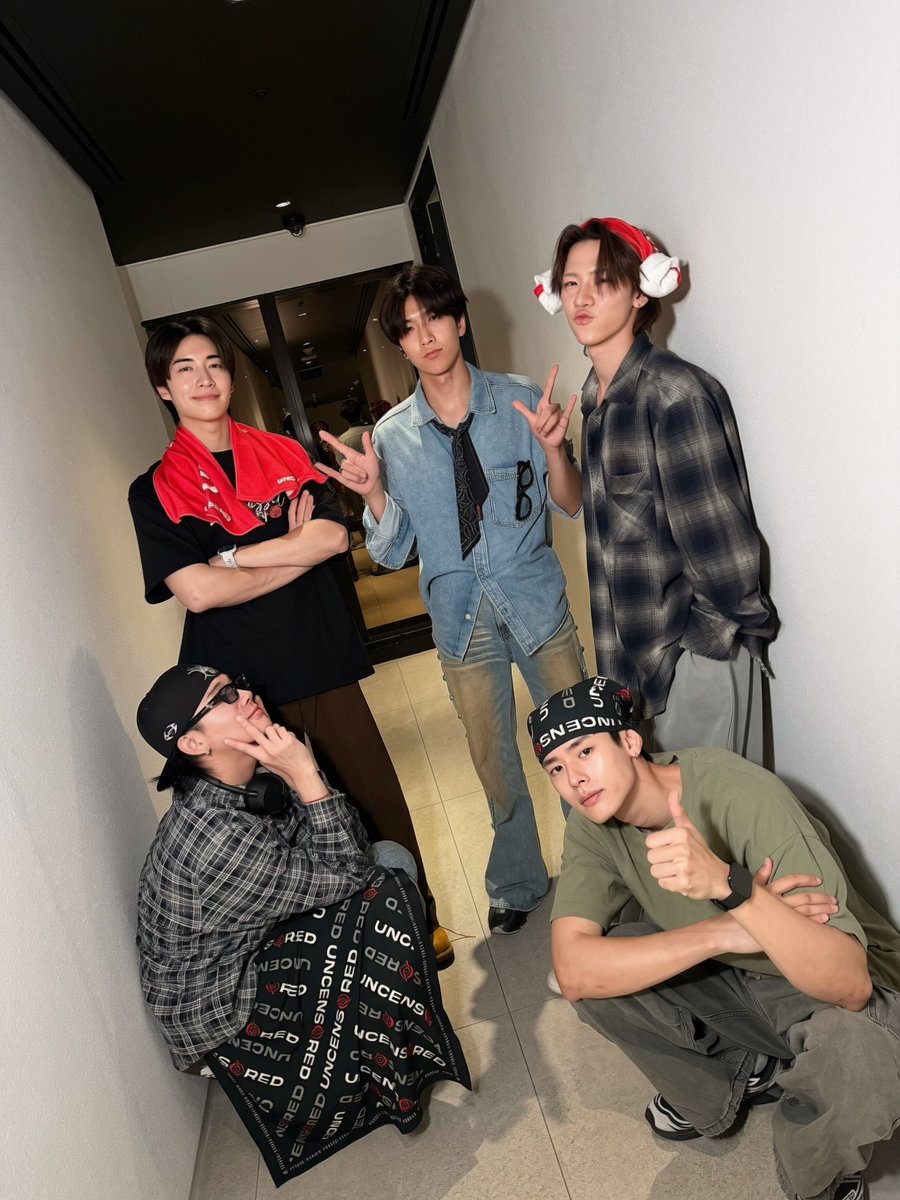 perses_official's tweet photo. Don’t say ..🤫 เอ๊ะ!?
_________

Let’s get ‘UNCENSORED’ at PERSES ‘UNCENSORED’ Concert.
🎟️ Get your ticket now : APPLICATION TICKETIER or https://t.co/dgCMAh0px0

_________

แค่ซ้อมคอนยังสนุกขนาดนี้ แล้ววันคอนจะสนุกขนาดไหน 💥

ใครที่อยากสนุกแบบพวกเรา ต้องมี item นี้ไปโบกในคอนด้วยกันแล้วนะค้าบบ

PERSES UNCENSORED MINI TOWEL, TWILLY SCARF, BANDANA

OFFICIAL MERCHANDISE BOOTH
🗓️ 3 OCTOBER 2026 
🕙 Time: 10 AM
📍 BITEC LIVE BANGNA

#PERSES_UNCENSORED
#PERSES #PERSES_TH
#GNEST