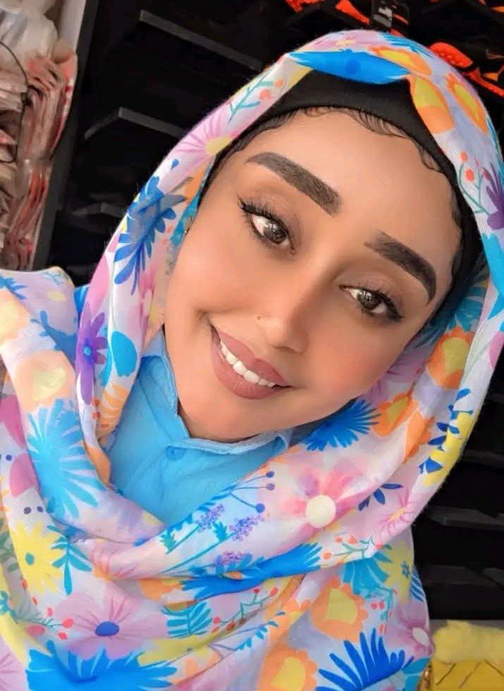 Aldana751's tweet photo. "إنا لله وإنا إليه راجعون" 
لا حول ولا قوة الا بالله ..

وفاة الإعلامية والناشطة الإجتماعية / فرحة حسام صباح اليوم بسبب حادث تيار كهربائي بمنزلها بحي العشر بالأبيض ...

نسأل الله لها الرحمه والمغفره والعتق من النار و ان يجعل مسكنها رفقة الصديقين والشهداء والصالحين وحسن أولئك رفيقا ..