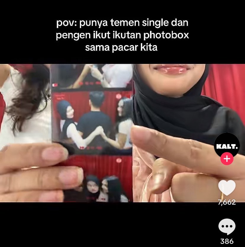 saatumiliar's tweet photo. kalo punya temen single bakal dibolehin ikut photobox sama pacar ngga? https://t.co/j9FsIib16i