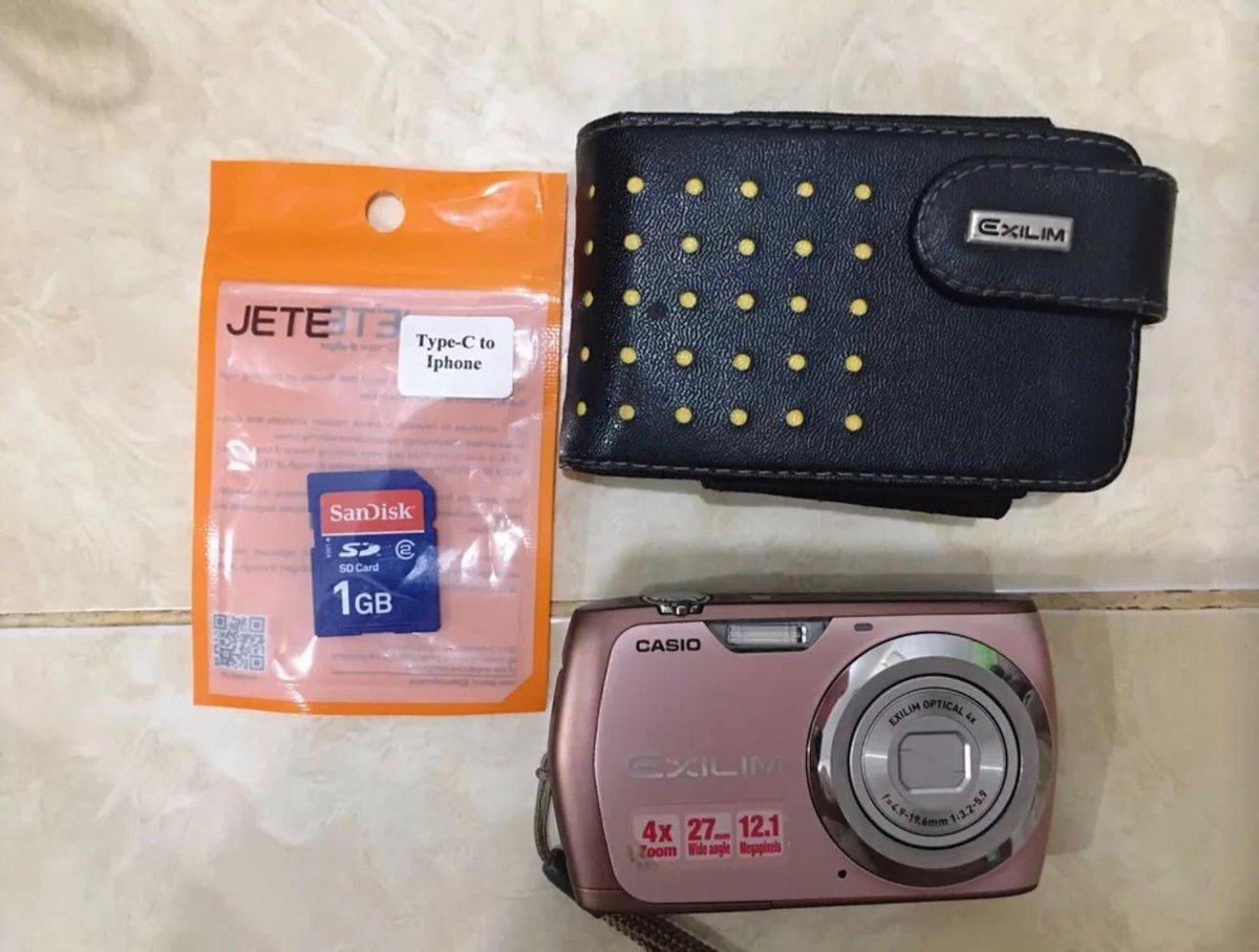 moonunmee's tweet photo. proloved digicam casio exilim z350

💸: 250k
dom : sby
bisa oren🍊
inc : kamera, baterai, memory card, pouch
(+) : fisik masi bagus, flash on, tombol bisa semua
(-) : lensa kadang fokus kadang blur

#wtb #wts #preloved #digicam #zonauang https://t.co/HrI1VgBwqo