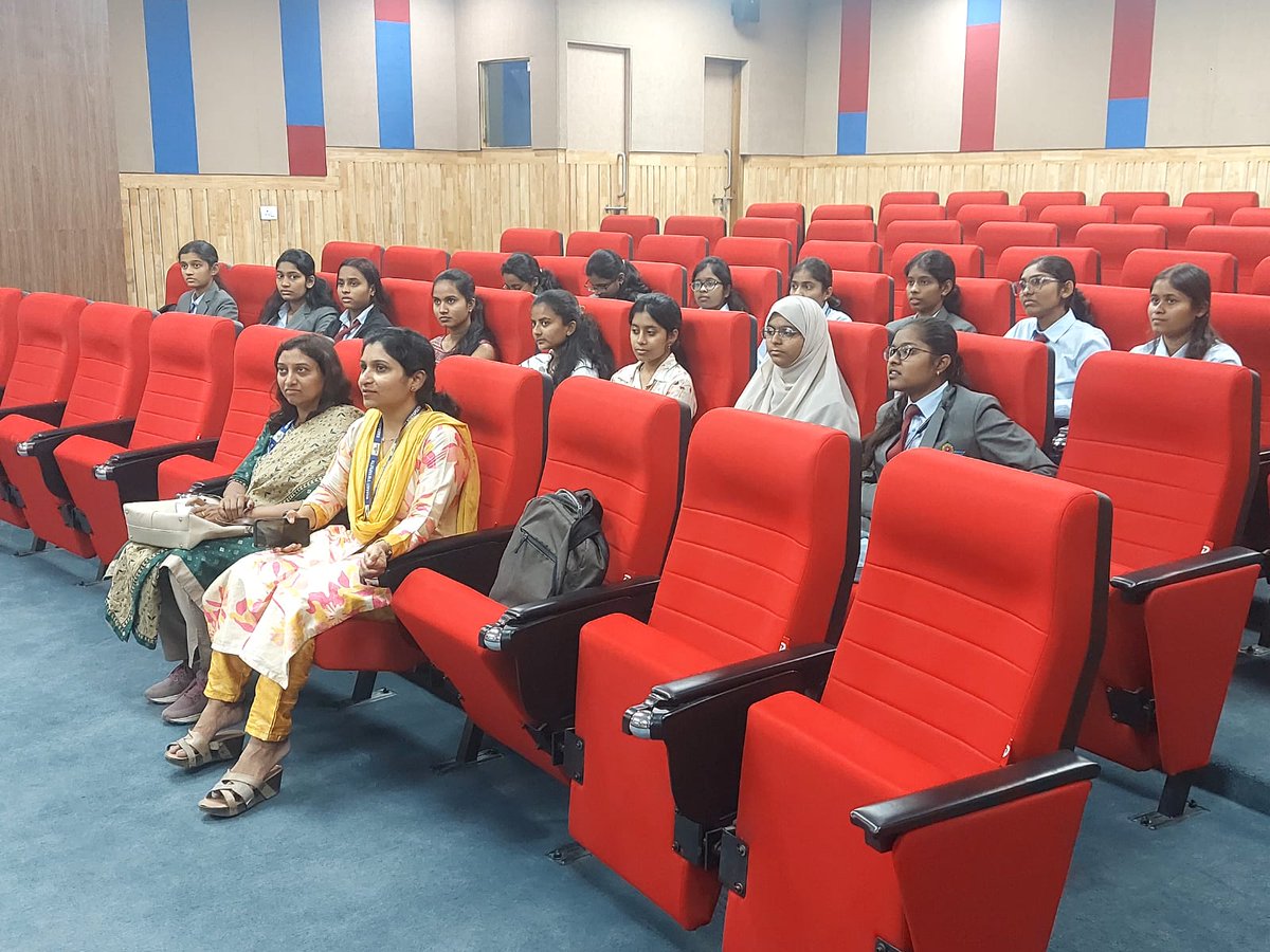 STPIPune's tweet photo. STPI-Pune organized an industrial visit for the students and faculties of Bharati Vidyapeeth’s College of Engineering for Women, Pune wherein they were briefed about STPI services &amp; also explained role of #STPICoEs in fostering #startupsecosystem.

#STPIINDIA
@stpiindia @arvindtw https://t.co/D5uyt9pCTP