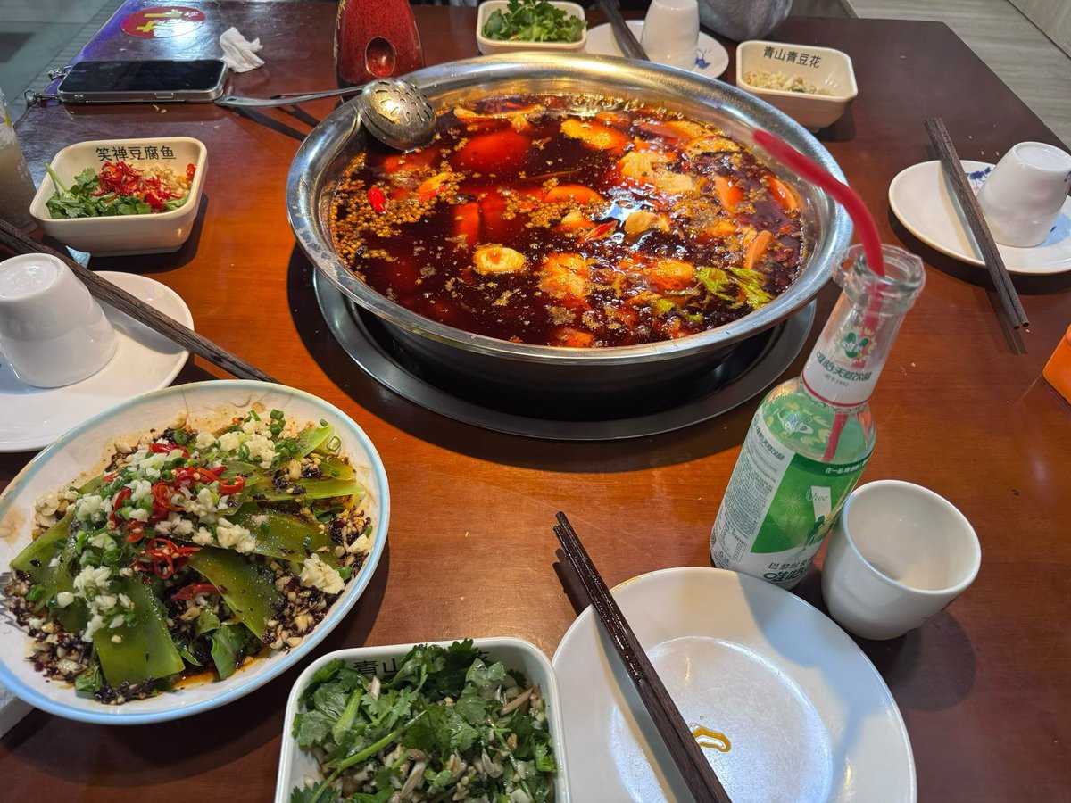bnbxdghmm's tweet photo. 朋友们晚上好、

今天奢侈一把吃顿火锅

我们炒币的平都是节俭扣扣搜搜的😋

还是不要亏待了自己！
#火锅 #互关互赞 #蓝V互关 https://t.co/wXHwcW3u24