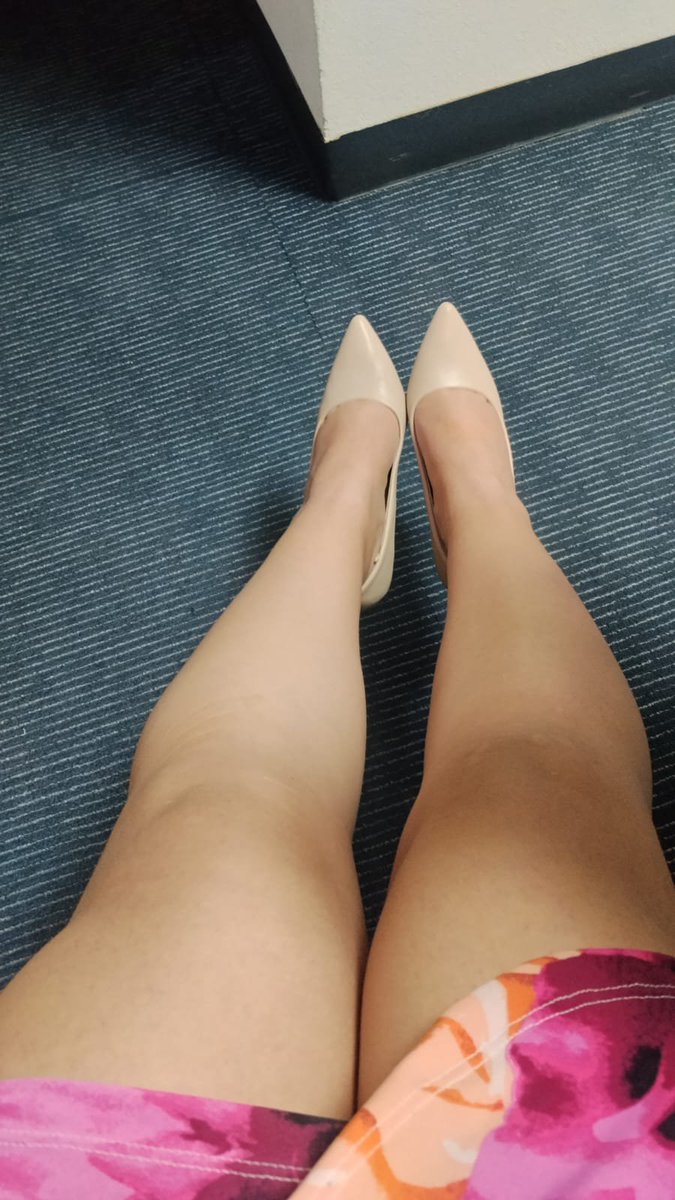 andr3ayjavier's tweet photo. Martes ya casi viernes animó 
Amo mis zapatillas 🥰 https://t.co/3l37dtt1fA